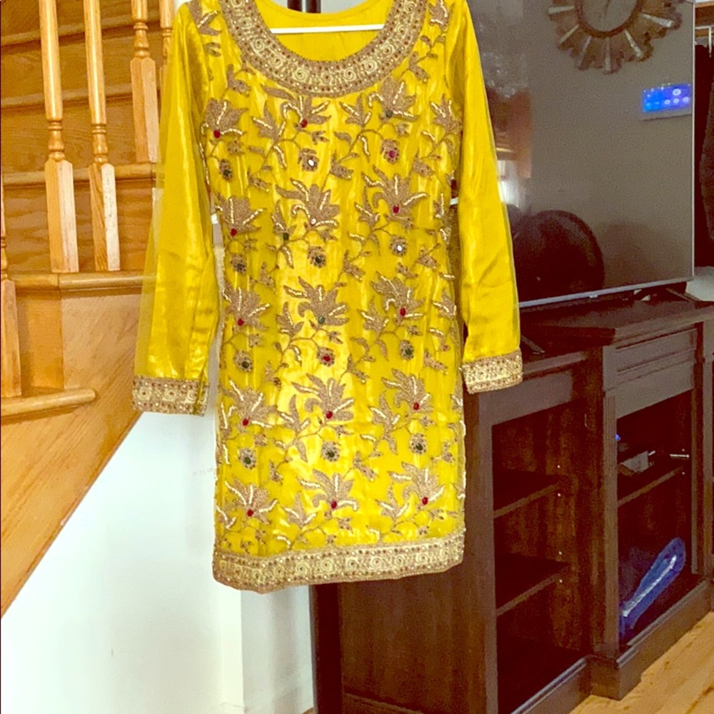 3 pieces suit  very good for the girl